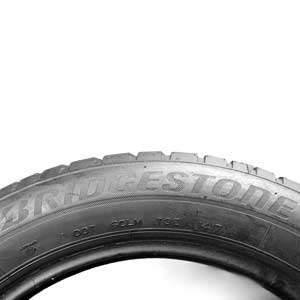 BRIDGESTONE BLIZZAK LM001 215/55R17
