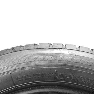 BRIDGESTONE BLIZZAK LM001 215/55R17