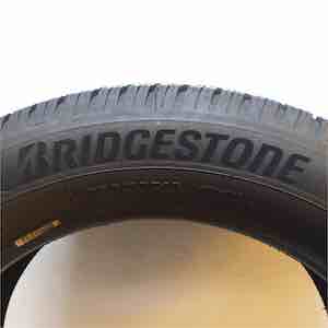 BRIDGESTONE BLIZZAK 6 235/55R18