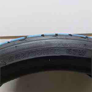 BRIDGESTONE POTENZA S001 225/35R18