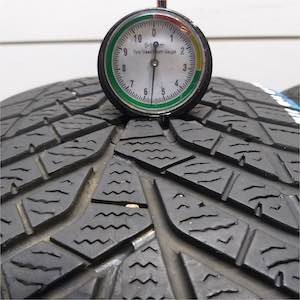 YOKOHAMA BLUEARTH WINTER V905 225/45R18