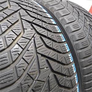 YOKOHAMA BLUEARTH WINTER V905 225/45R18