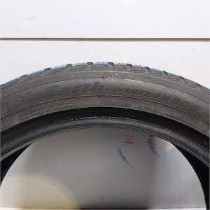YOKOHAMA BLUEARTH WINTER V905 225/45R18