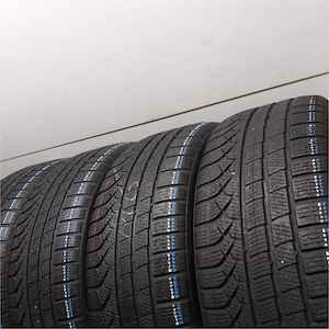 PIRELLI P ZERO WINTER 245/50R19