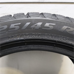 PIRELLI WINTER SOTTOZERO 3 225/45R17