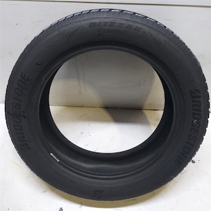 BRIDGESTONE BLIZZAK LM005 205/60R18