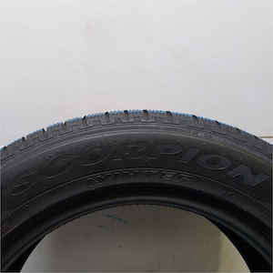 PIRELLI SCORPION WINTER 255/55R19