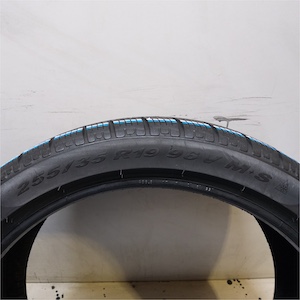 PIRELLI WINTER SOTTOZERO 3 255/35R19