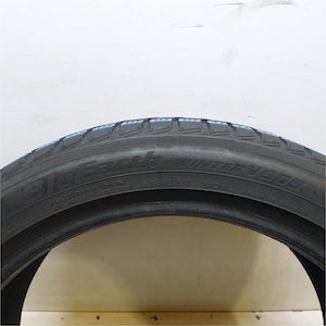 YOKOHAMA BLUEARTH WINTER V905 215/45R17