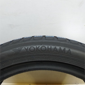 YOKOHAMA BLUEARTH WINTER V905 215/45R17
