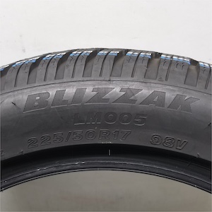 BRIDGESTONE BLIZZAK LM005 225/50R17