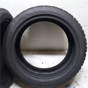 TAURUS WINTER 225/45R18
